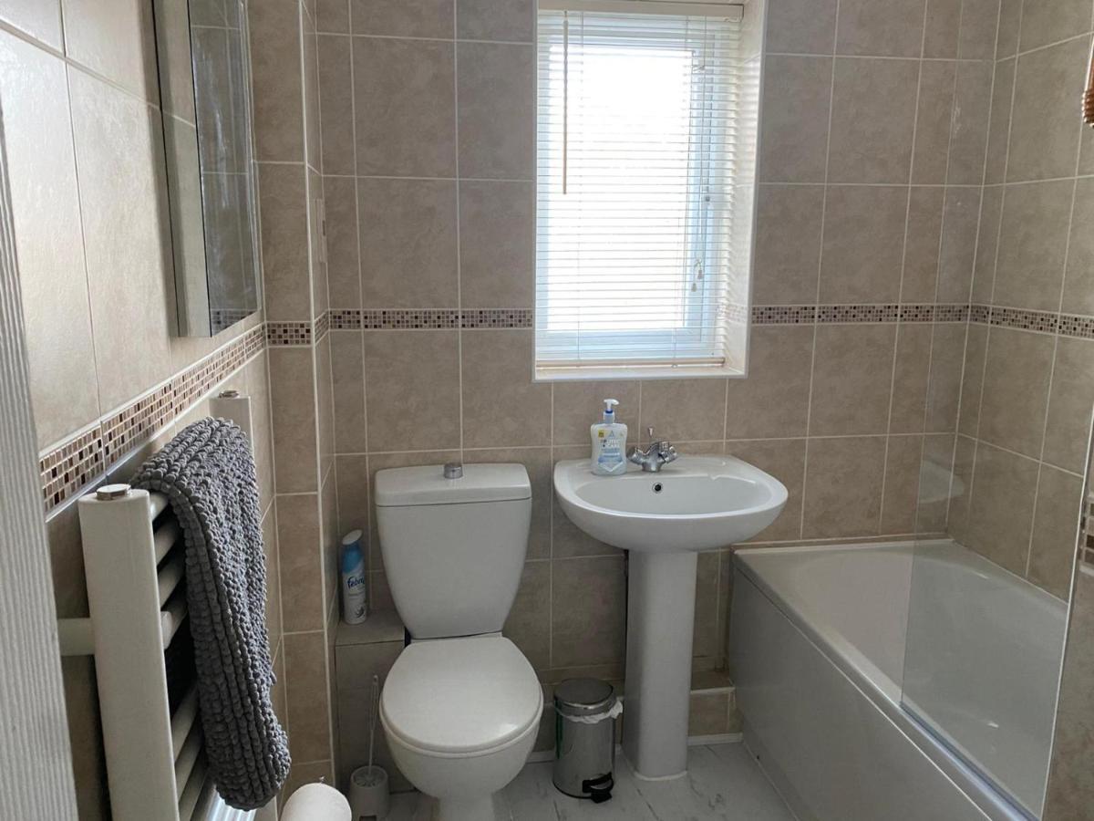 Riverside Park Ground Floor Apartment - St Neots Bagian luar foto